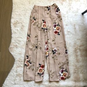 Flowy pants with slits